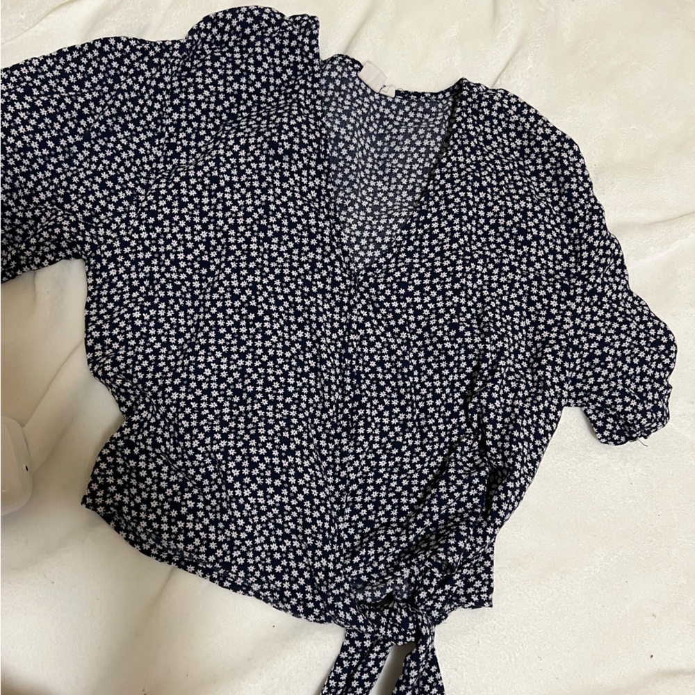 V Neck floral blouse by GAP size S